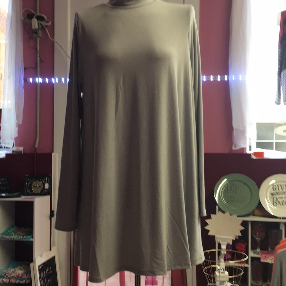 Light gray shirt
